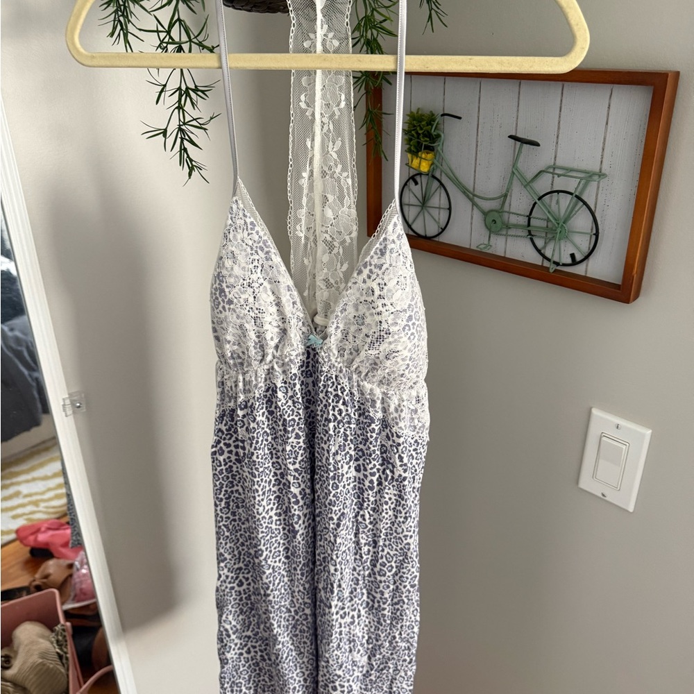 Victoria's Secret White Lace & Gray Leopard Chemise